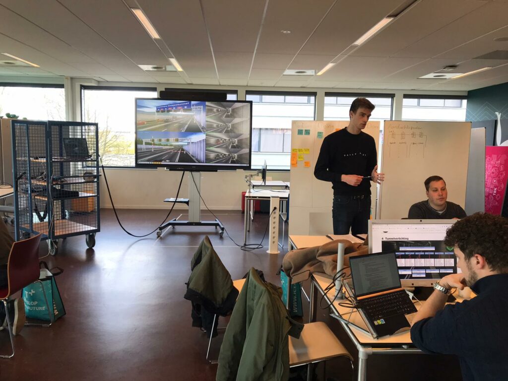 Studenten aan het werk tijdens de Tunnel Challenge op het Avans in Den Bosch