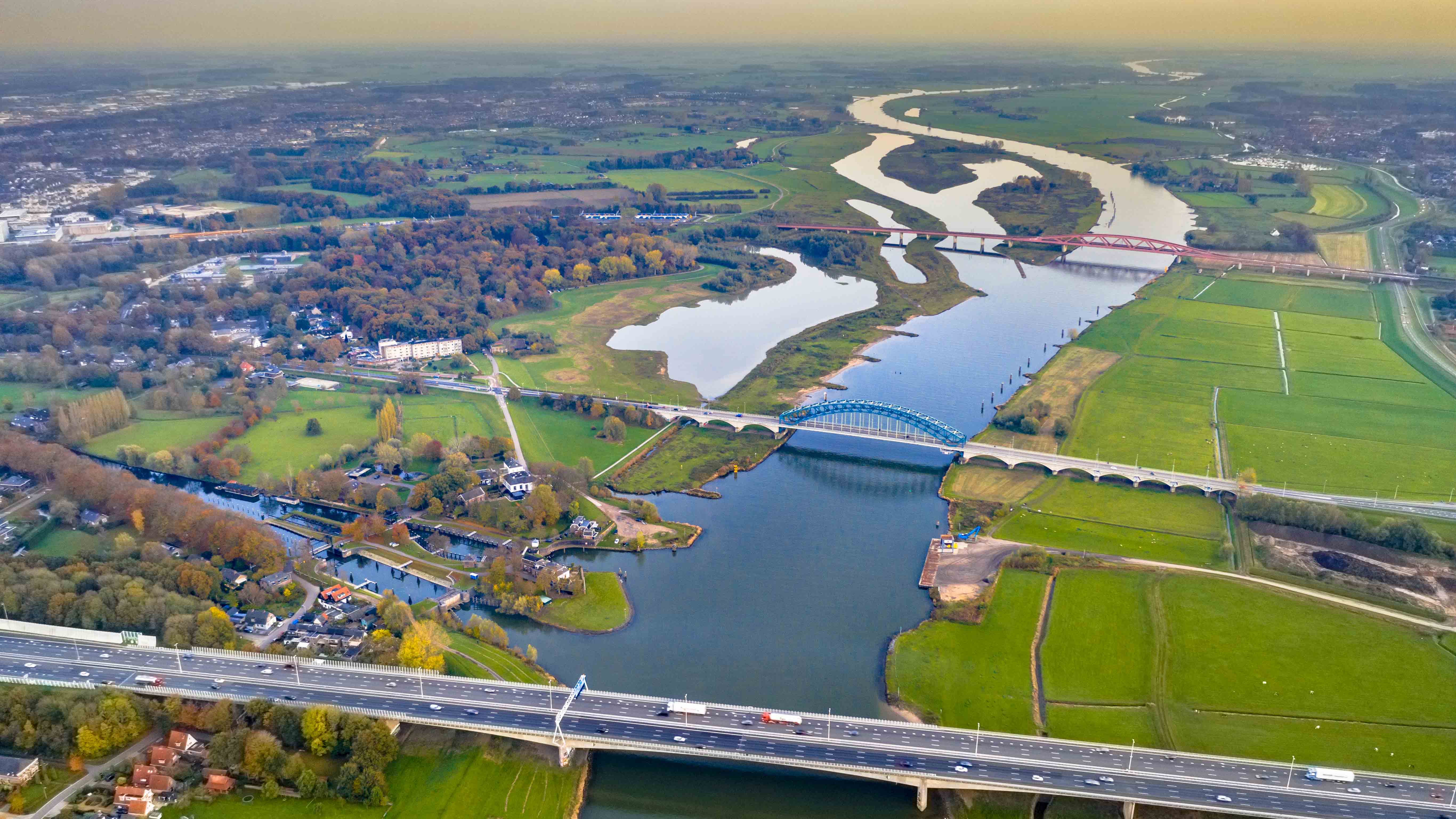 infrastructuur van wegen over elkaar