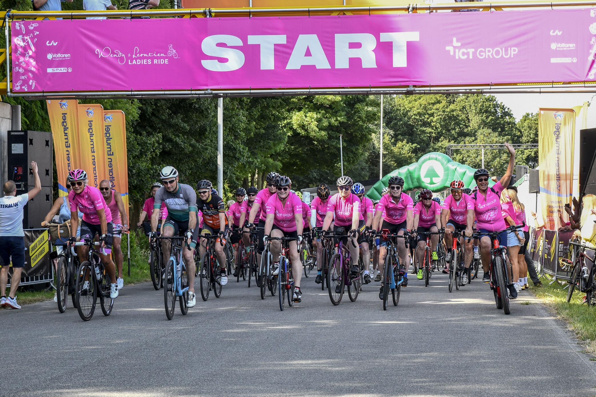 Start ladies ride