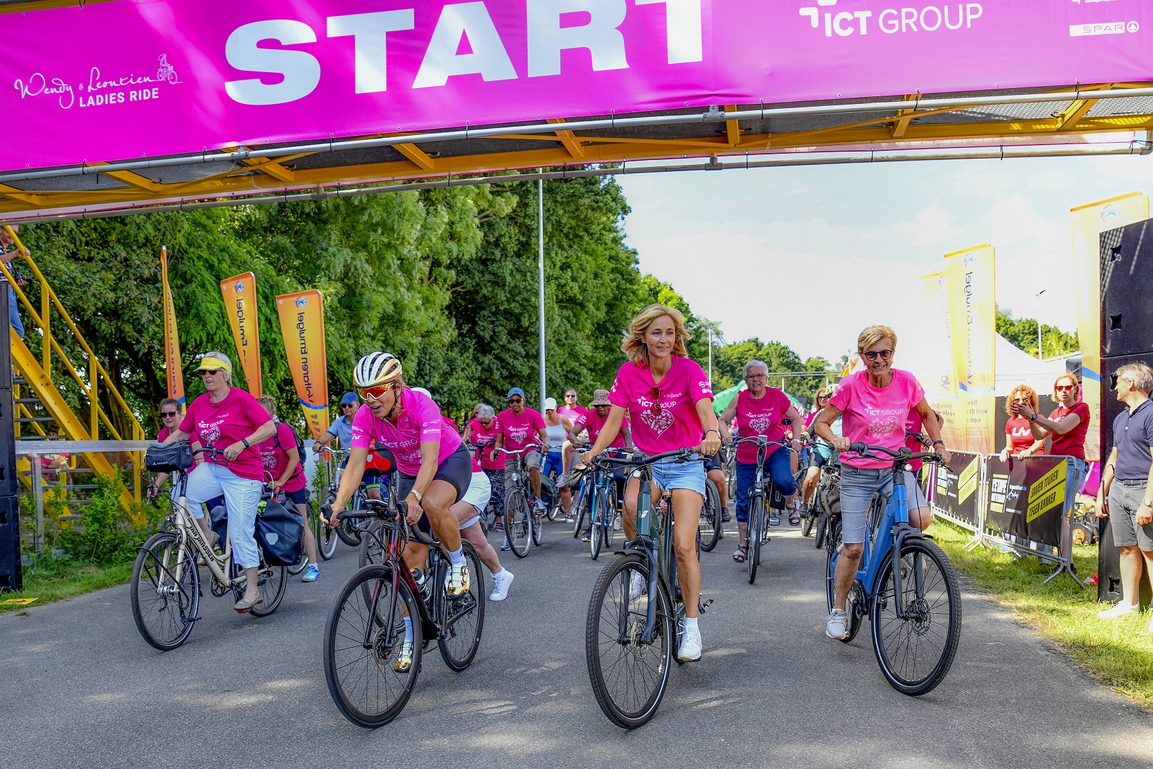 Start ladies ride